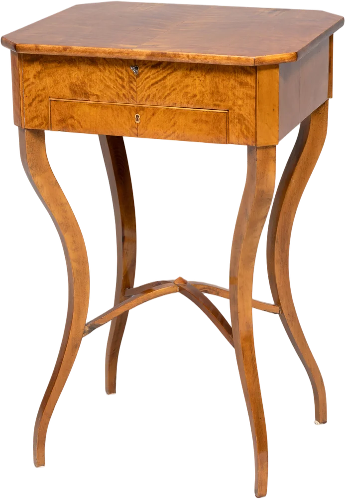 Eleganter Biedermeier- Nähtisch mit aufwendigem, originalem Innenleben mit Facheinteilungen und authentischen Garnspulen.
