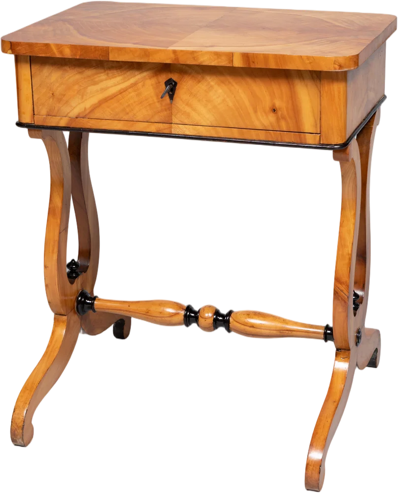 Biedermeier- Lyranähtisch mit ausgesucht schönem Kirschholzfurnier.