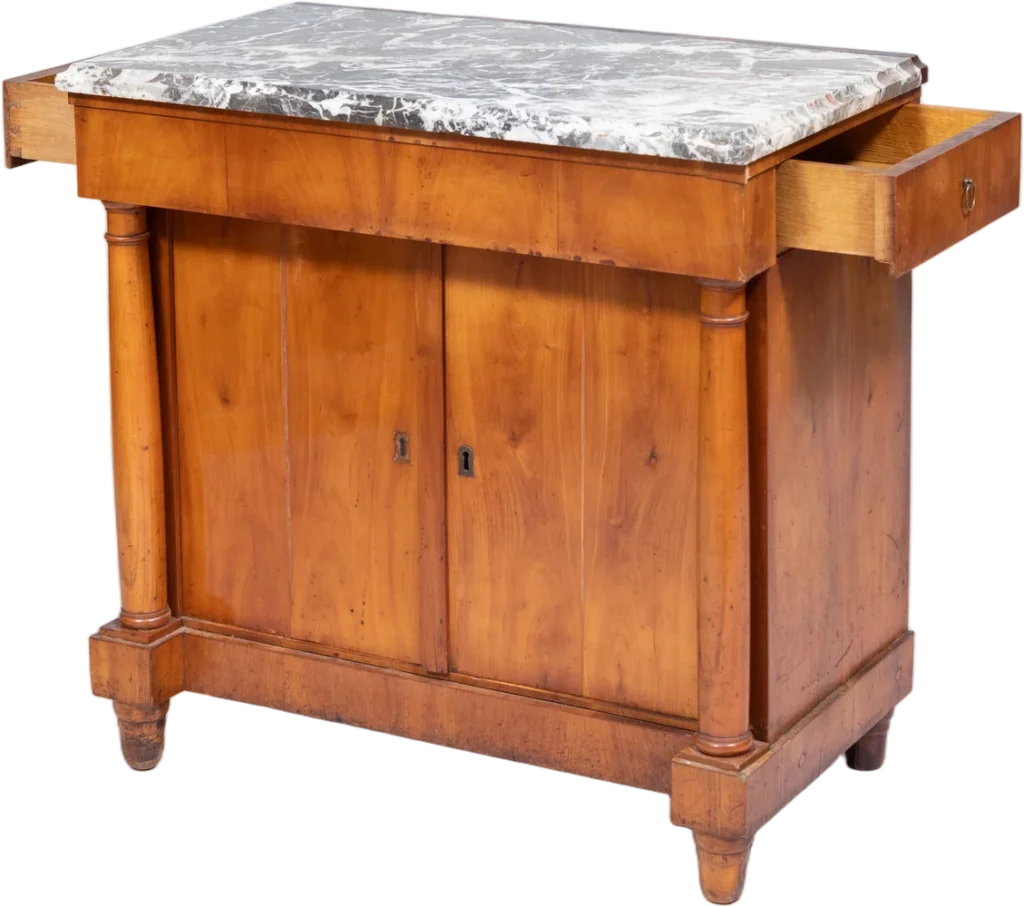 Außergewöhnlicher, höfischer Biedermeier- Halbschrank mit rechts- und linksseitig angebrachten Schubladen. Vollkommen originale Erhaltung.
