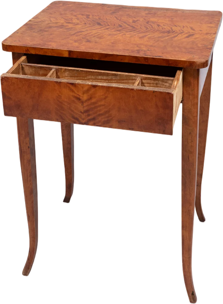 Eleganter Biedermeier- Nähtisch in konserviertem Originalzustand.