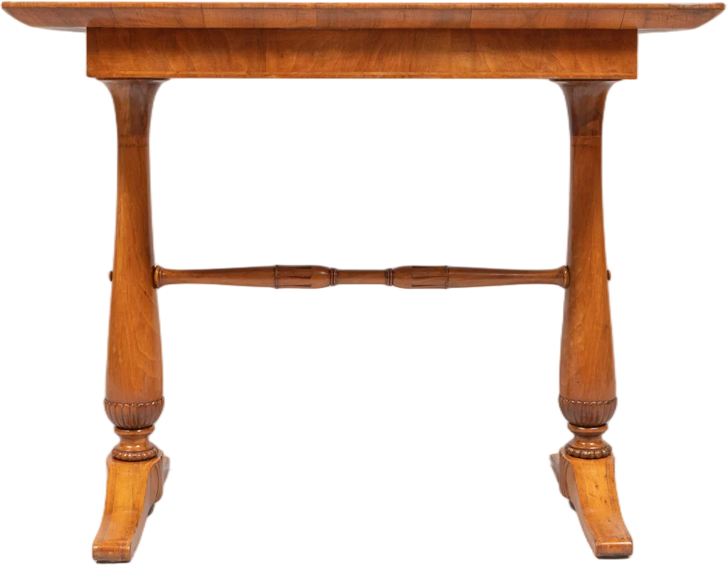 Zierlicher Biedermeier- Schreibtisch in konserviertem, historischem Zustand.